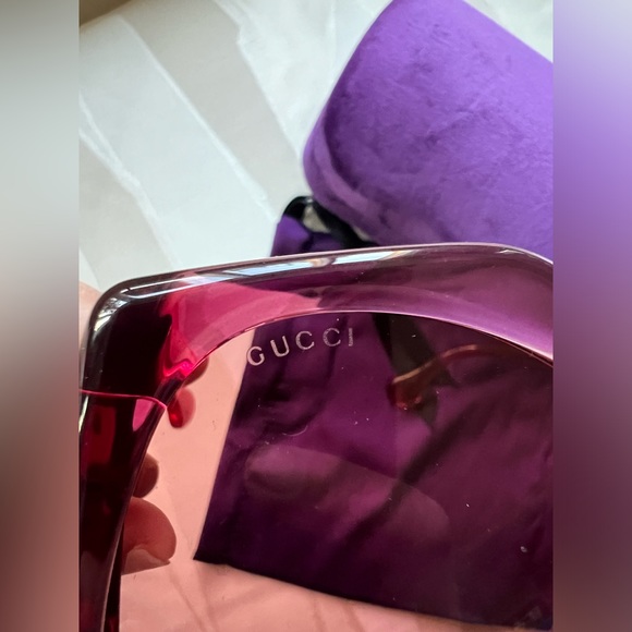 NEW $505 GUCCI SUNGLASSES. Oversized. Color: burgundy. No scratches. STUNNING - Picture 7 of 14